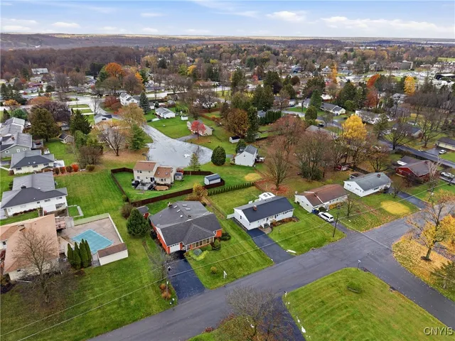 $299,900 | 108 Genesee Road, Camillus, NY 13031