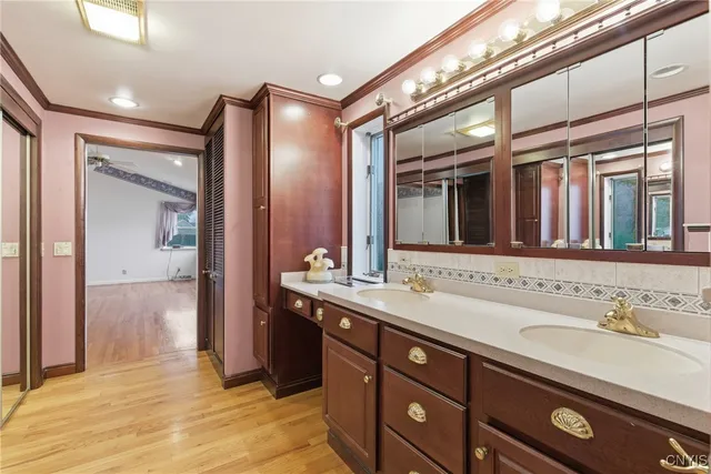 $299,900 | 108 Genesee Road, Camillus, NY 13031