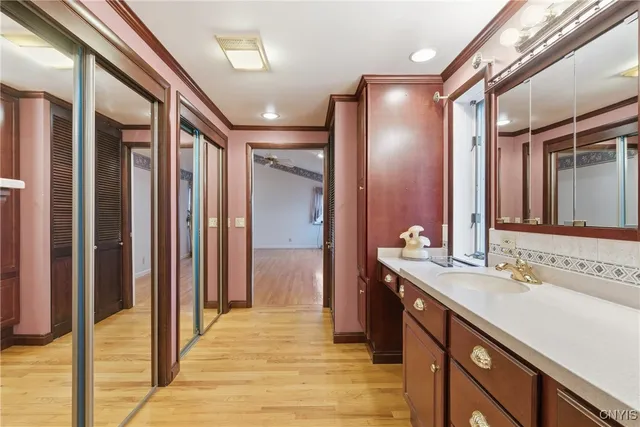 $299,900 | 108 Genesee Road, Camillus, NY 13031