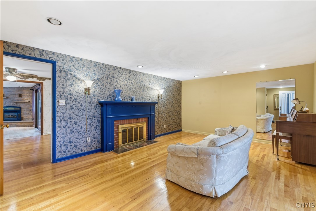 108 Genesee Road Camillus, NY 13031 - Photo 5 of 41