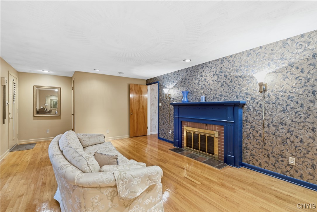 108 Genesee Road Camillus, NY 13031 - Photo 7 of 41