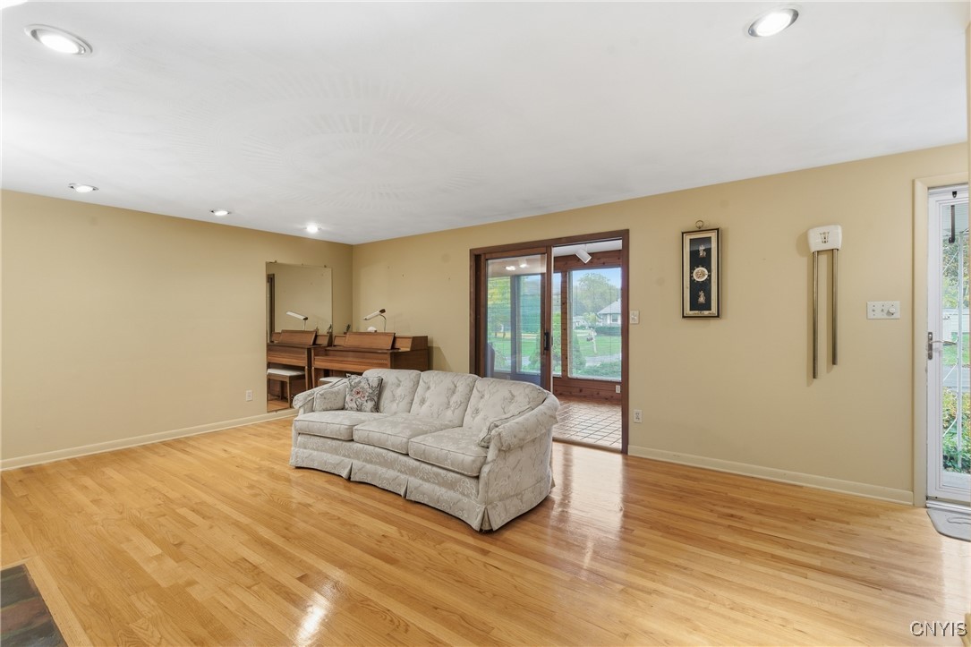 108 Genesee Road Camillus, NY 13031 - Photo 8 of 41