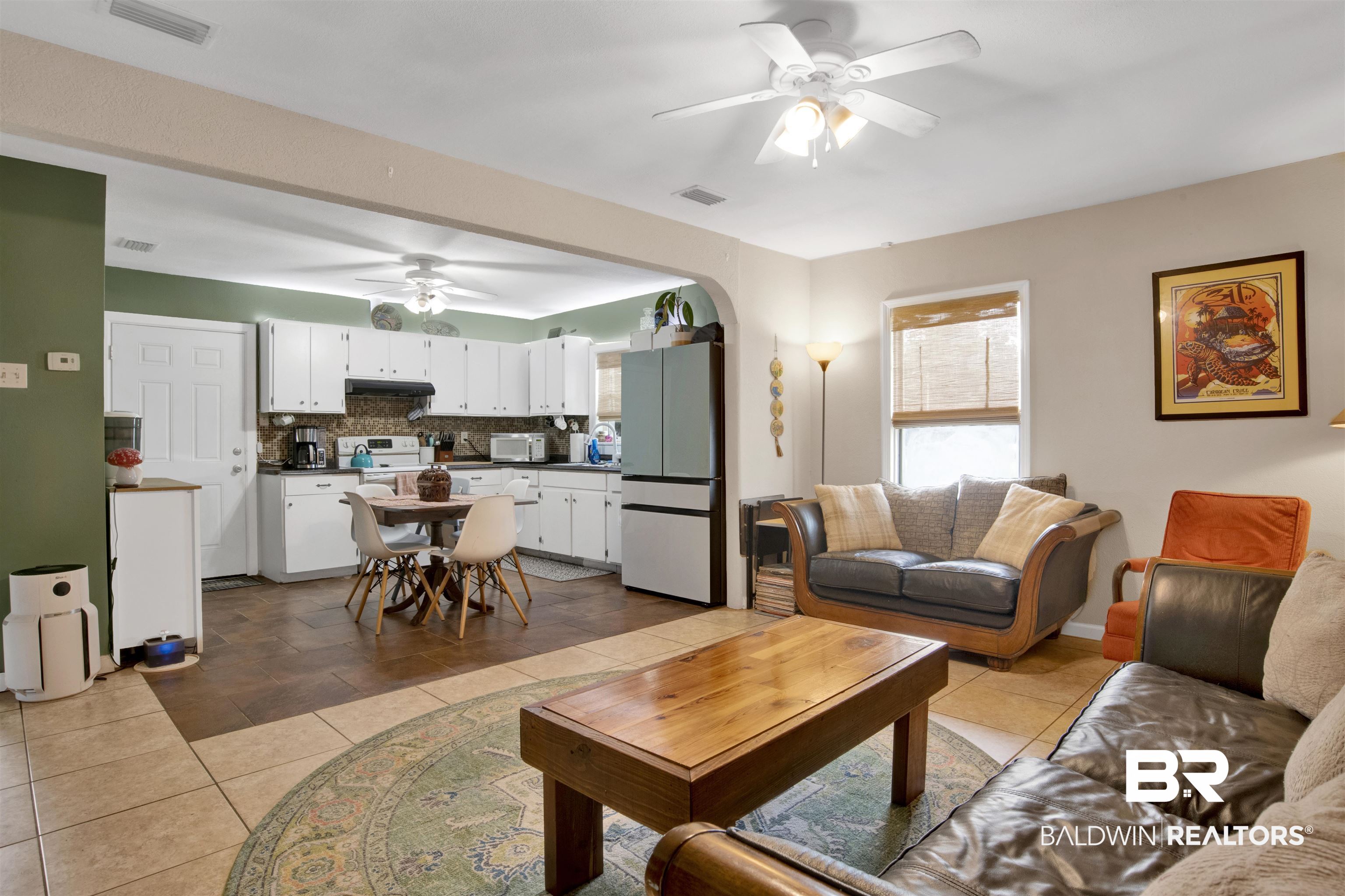 1100 North Pine Street Foley, AL 36535 - Photo 3 of 30 Living room