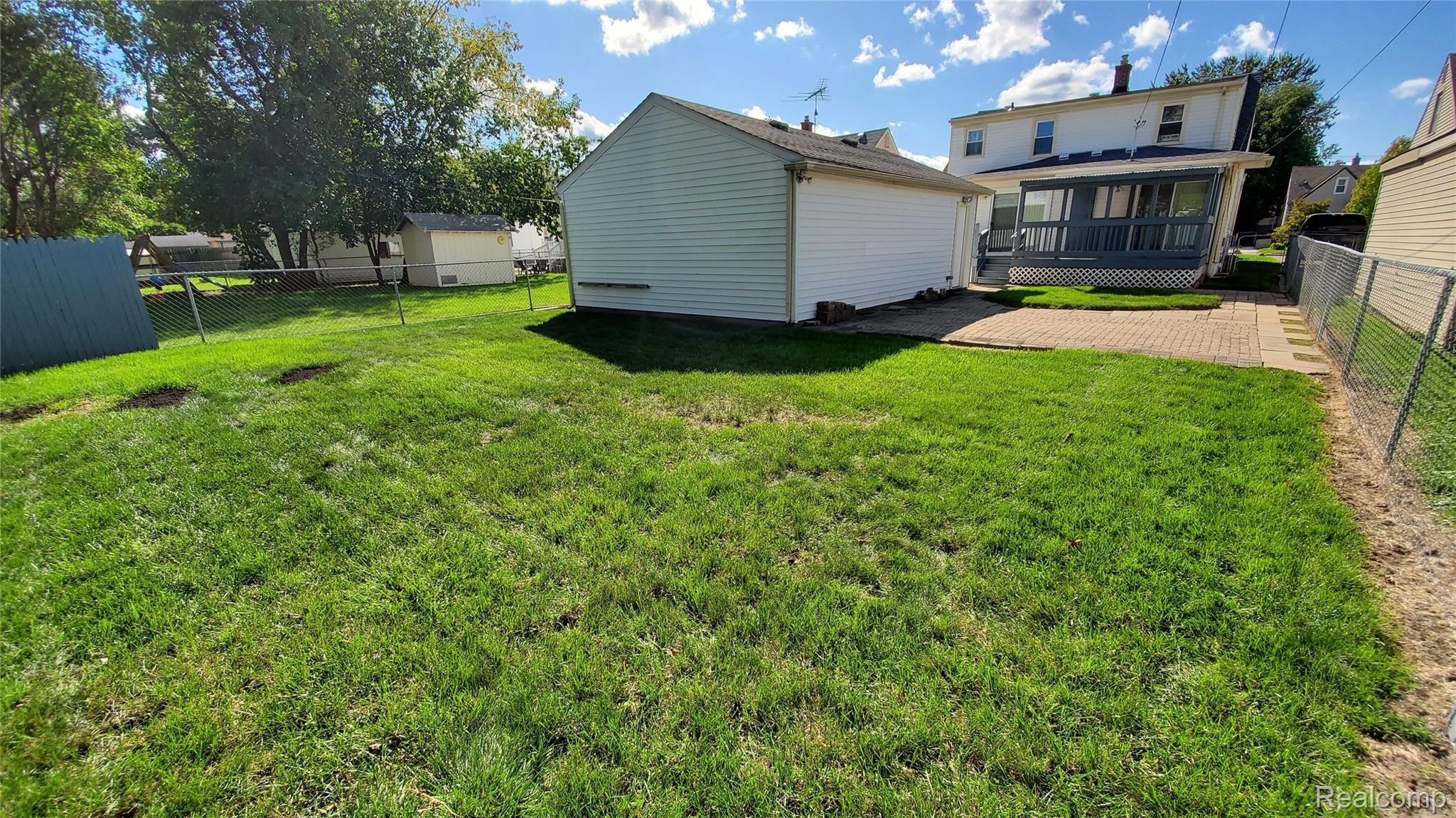 4171 Filbert Street Wayne, MI 48184 - Photo 12 of 33 20190923_154511.jpg