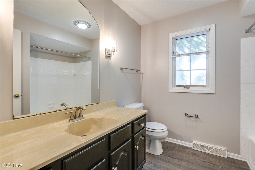 3465 Bancroft Road Akron, OH 44333 - Photo 36 of 50 Hall full bath