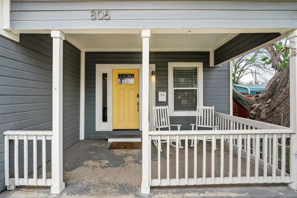 $1,795 | 806 East 3rd Street, Georgetown, TX 78626