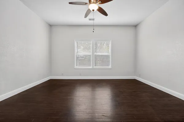 $1,795 | 806 East 3rd Street, Georgetown, TX 78626