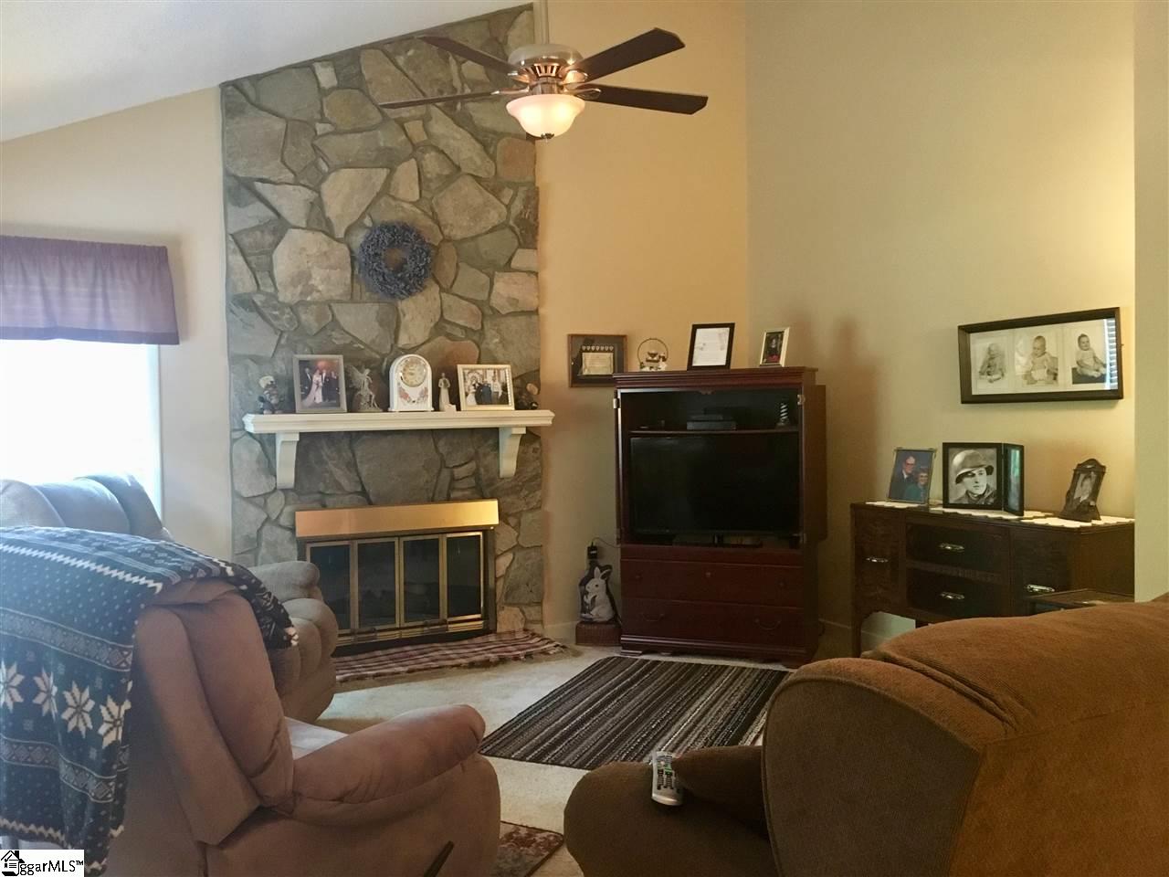 505 Bluebird Lane Greer, SC 29650 - Photo 2 of 11 Gallery Image 2