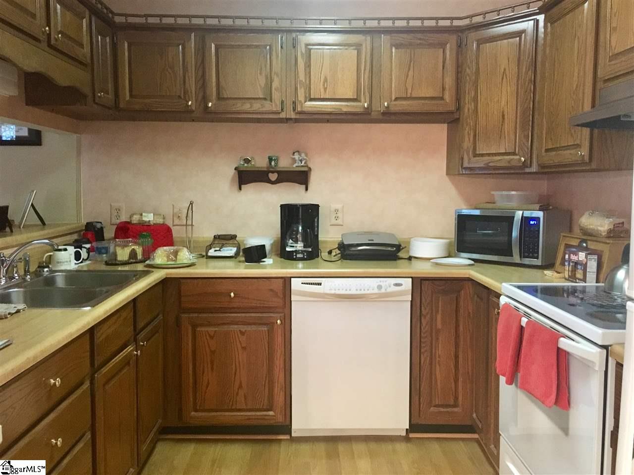 505 Bluebird Lane Greer, SC 29650 - Photo 3 of 11 Gallery Image 3