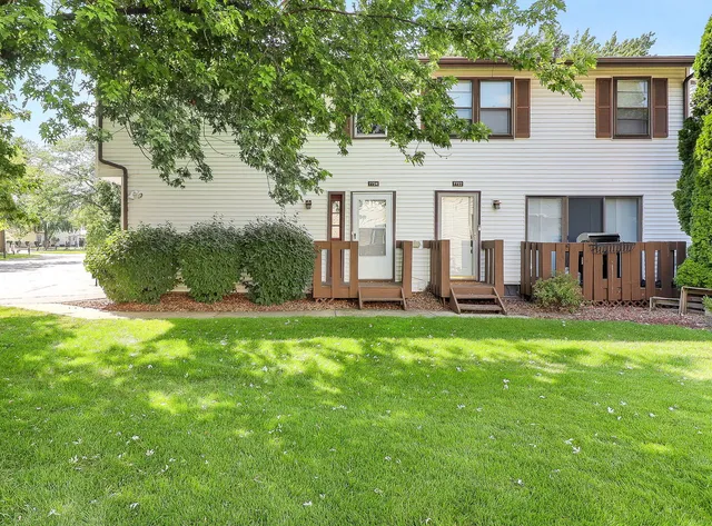 $2,300 | 7724 West Douglas Court, Unit 13, Frankfort, IL 60423