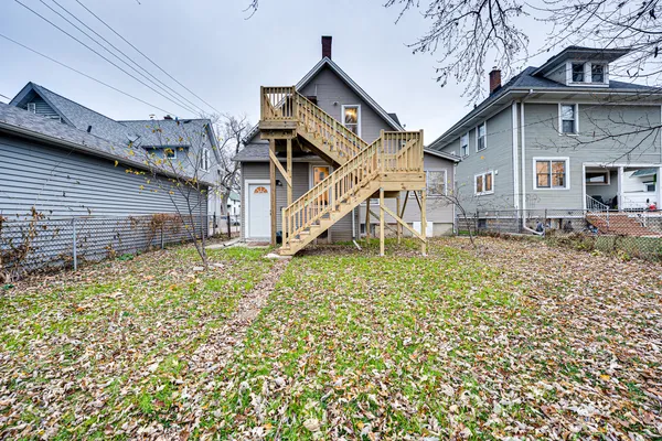 $1,750 | 735 Sexton Street, Unit 2, Aurora, IL 60505