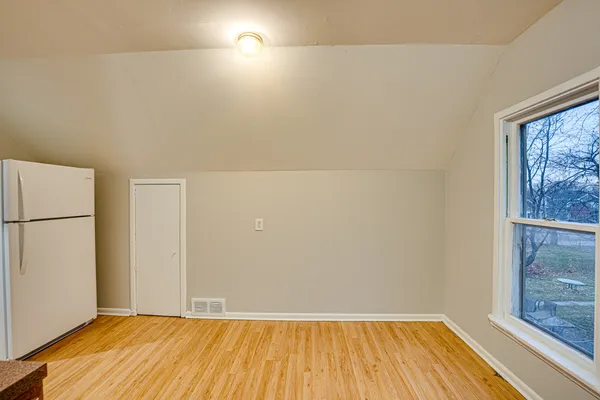 $1,750 | 735 Sexton Street, Unit 2, Aurora, IL 60505