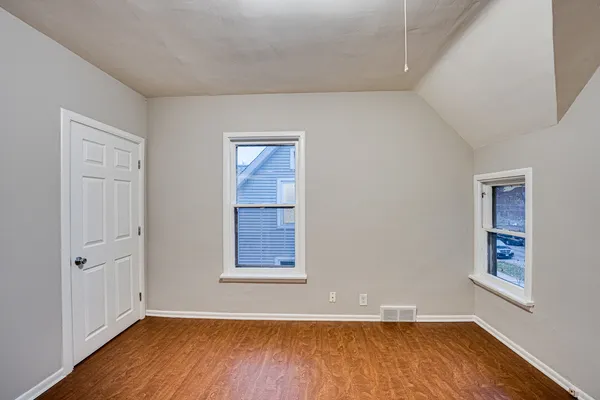 $1,750 | 735 Sexton Street, Unit 2, Aurora, IL 60505
