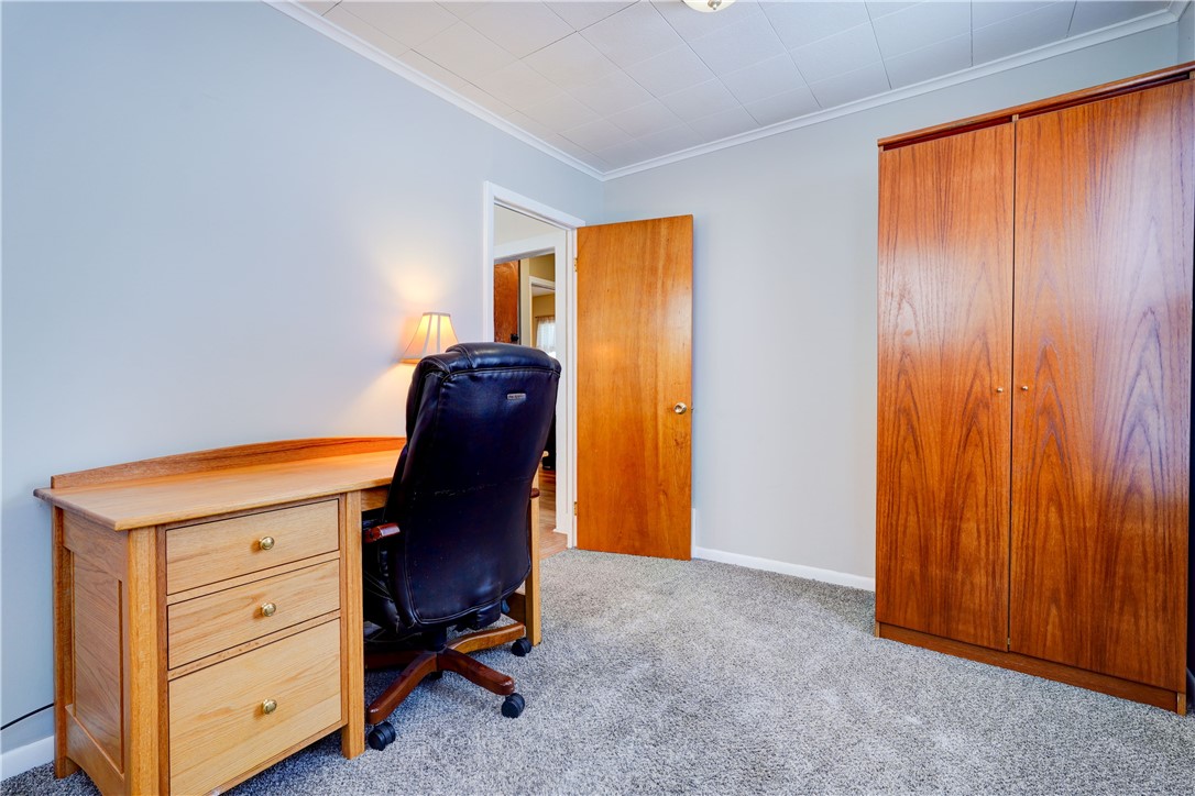 172 Wildmere Road Irondequoit, NY 14617 - Photo 17 of 30 Bedroom1