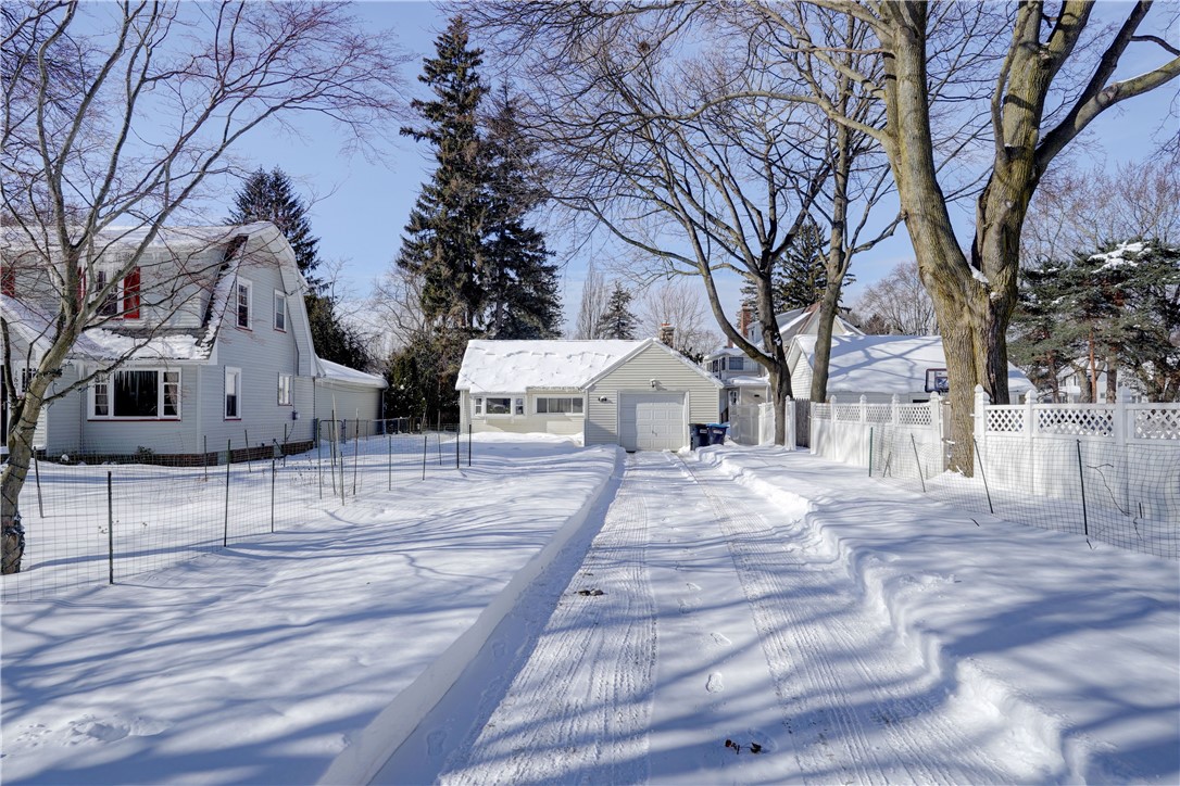172 Wildmere Road Irondequoit, NY 14617 - Photo 3 of 30