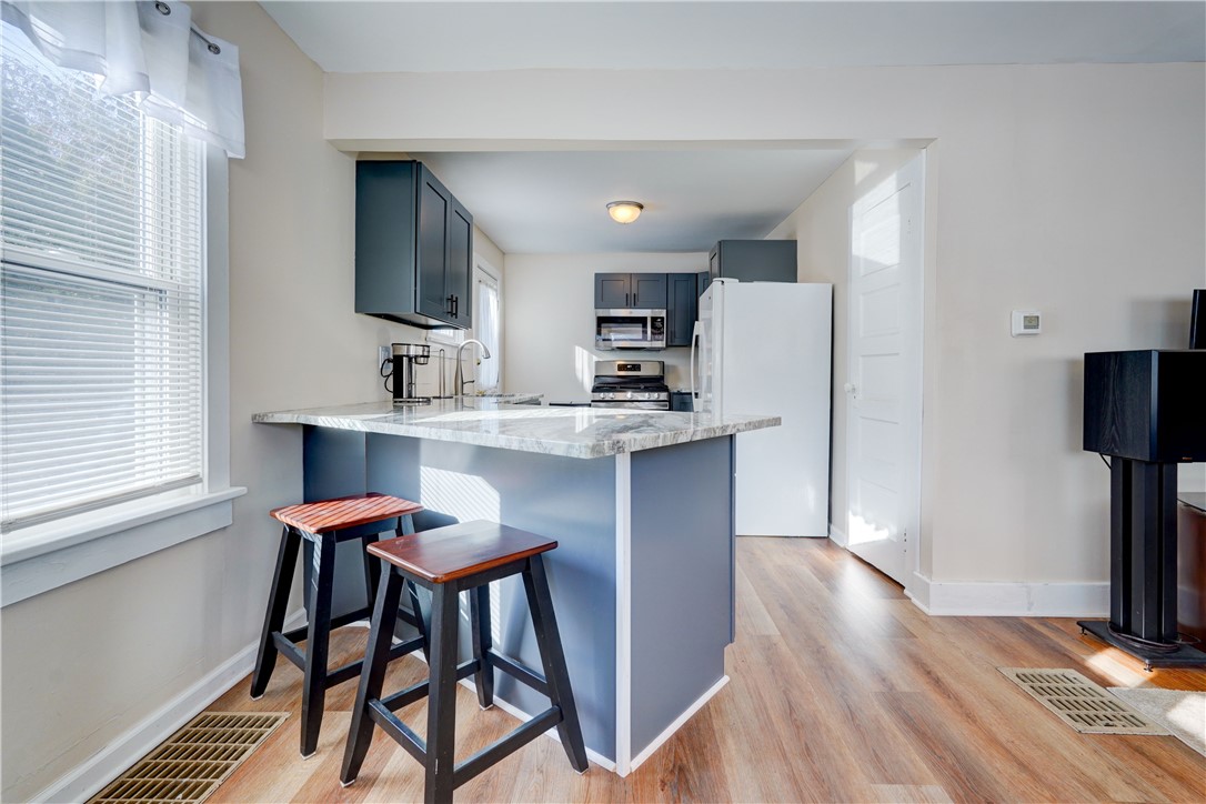 172 Wildmere Road Irondequoit, NY 14617 - Photo 4 of 30 Updated Kitchen