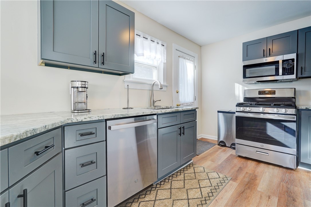 172 Wildmere Road Irondequoit, NY 14617 - Photo 7 of 30 Plenty of counterspace