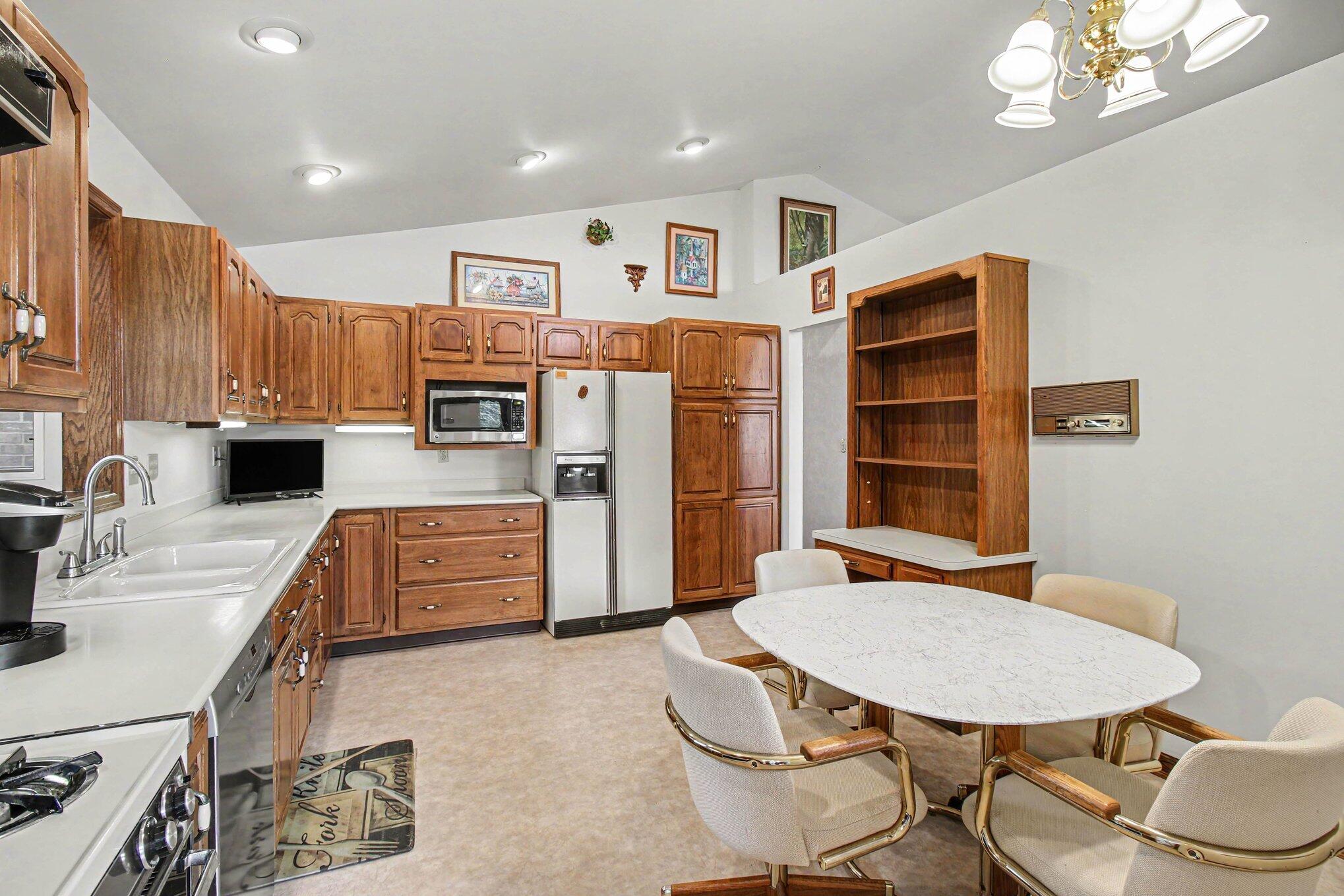 829 Lincoln Road Bellevue, KY 41073 - Photo 13 of 49 file_5204