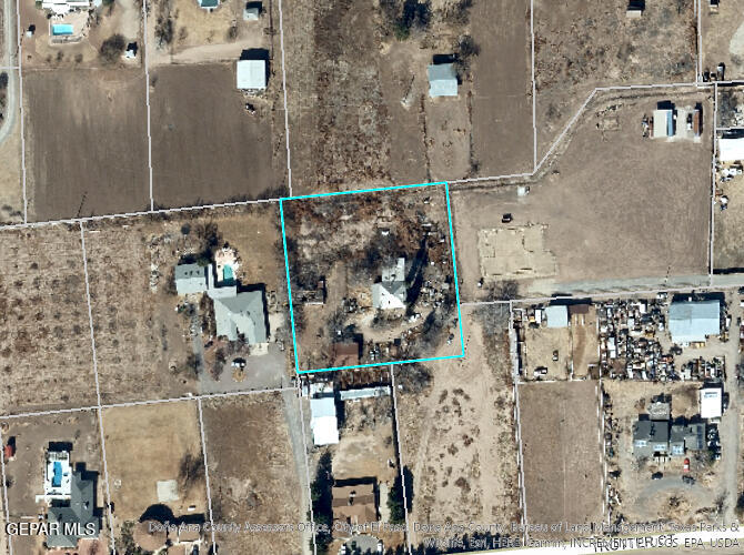 250 Trotter Court Anthony, NM 88021 - Photo 8 of 8 a bathroom with a shower