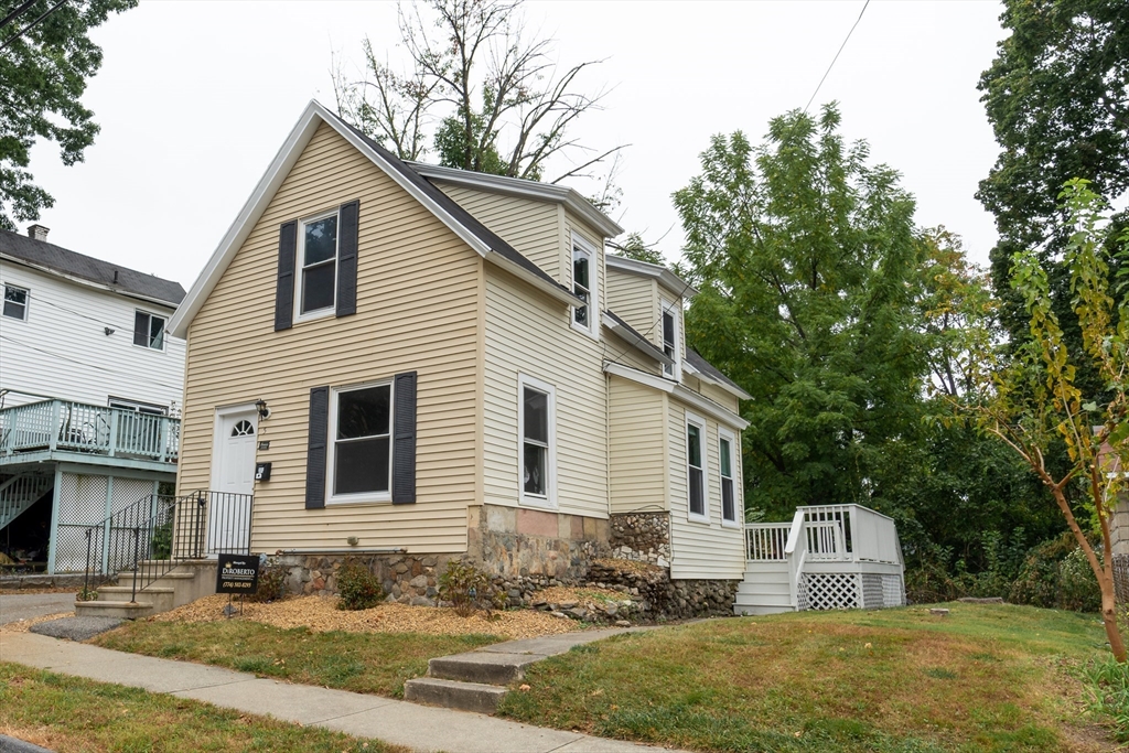 5 Lakeview Street Worcester, MA 01604 - Photo 1 of 27 Gallery Image 1