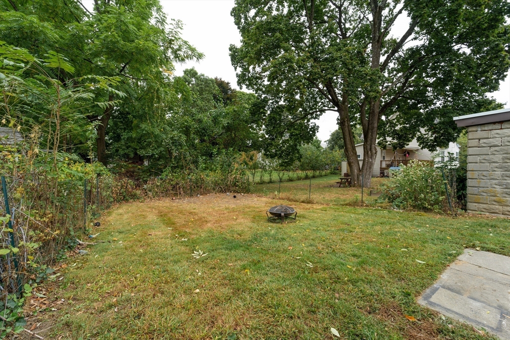 5 Lakeview Street Worcester, MA 01604 - Photo 8 of 27 Gallery Image 8