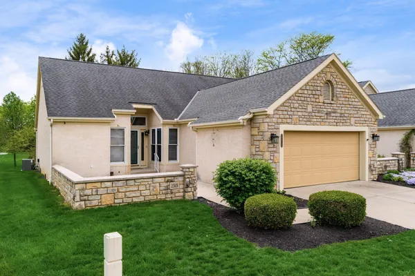 $356,900 | 2513 Vi-Lilly Circle East, Grove City, OH 43123