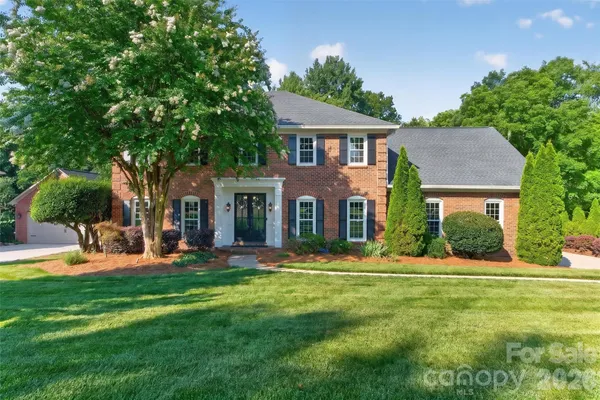 $985,000 | 1231 Manicott Drive, Matthews, NC 28105