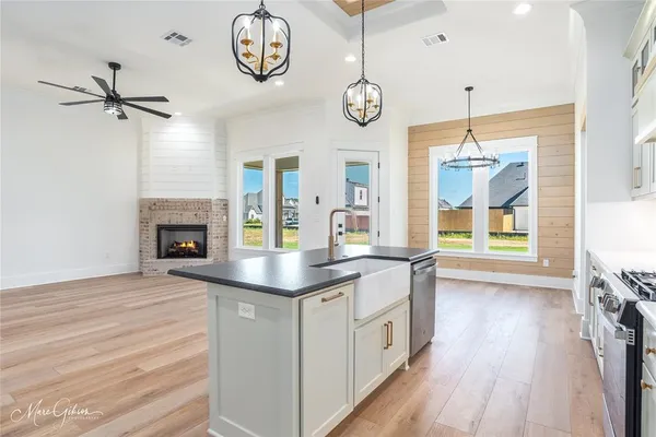 $394,000 | 173 Laurel Vly Lane, Stonewall, LA 71078