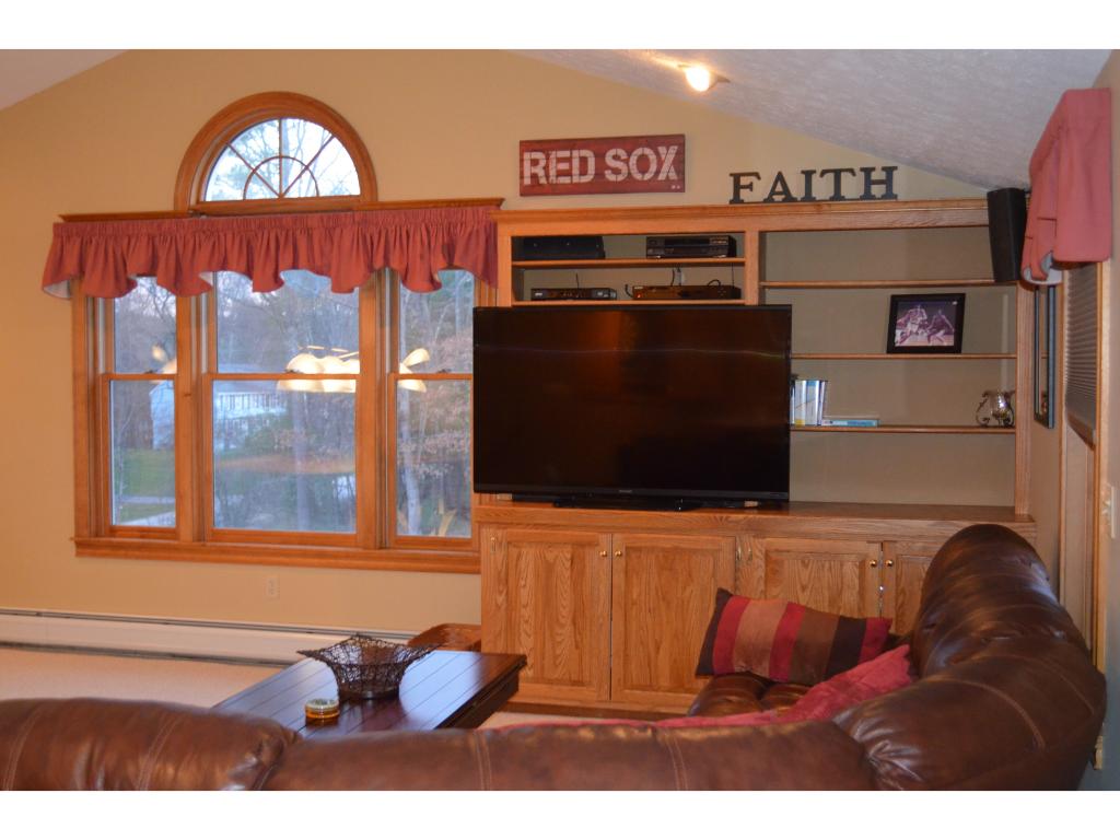 35 Pinewood Road Hudson, NH 03051 - Photo 14 of 20 Gallery Image 14
