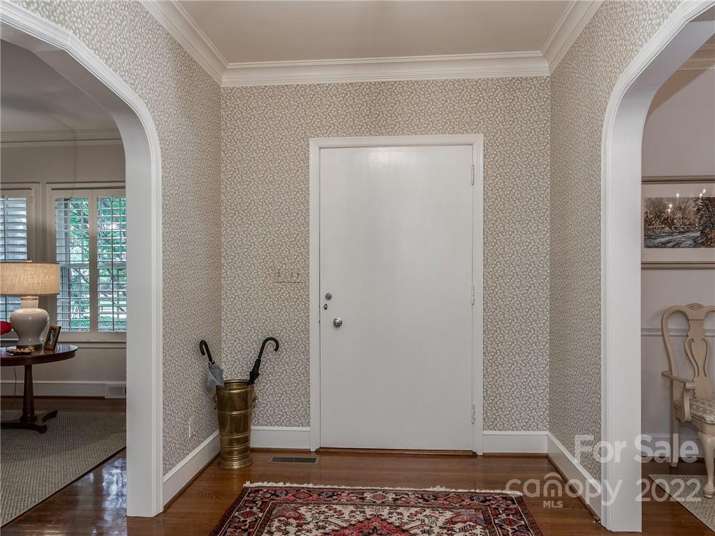 2701 Sharon Road Charlotte, NC 28211 - Photo 4 of 40