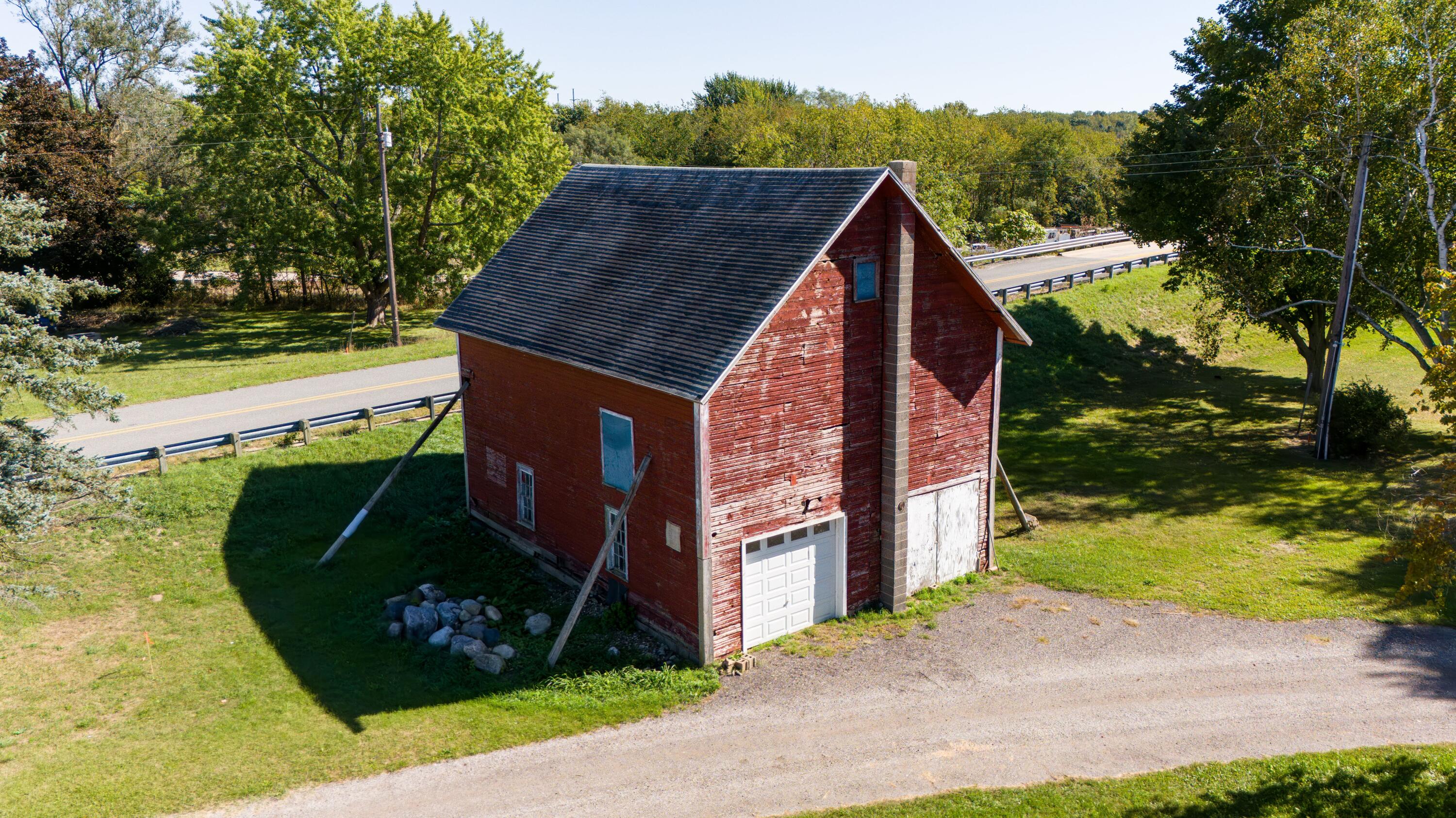 3248 Park Road Coloma, MI 49038 - Photo 28 of 34 DJI_20241002144049_0013_D-Enhanced-NR (1