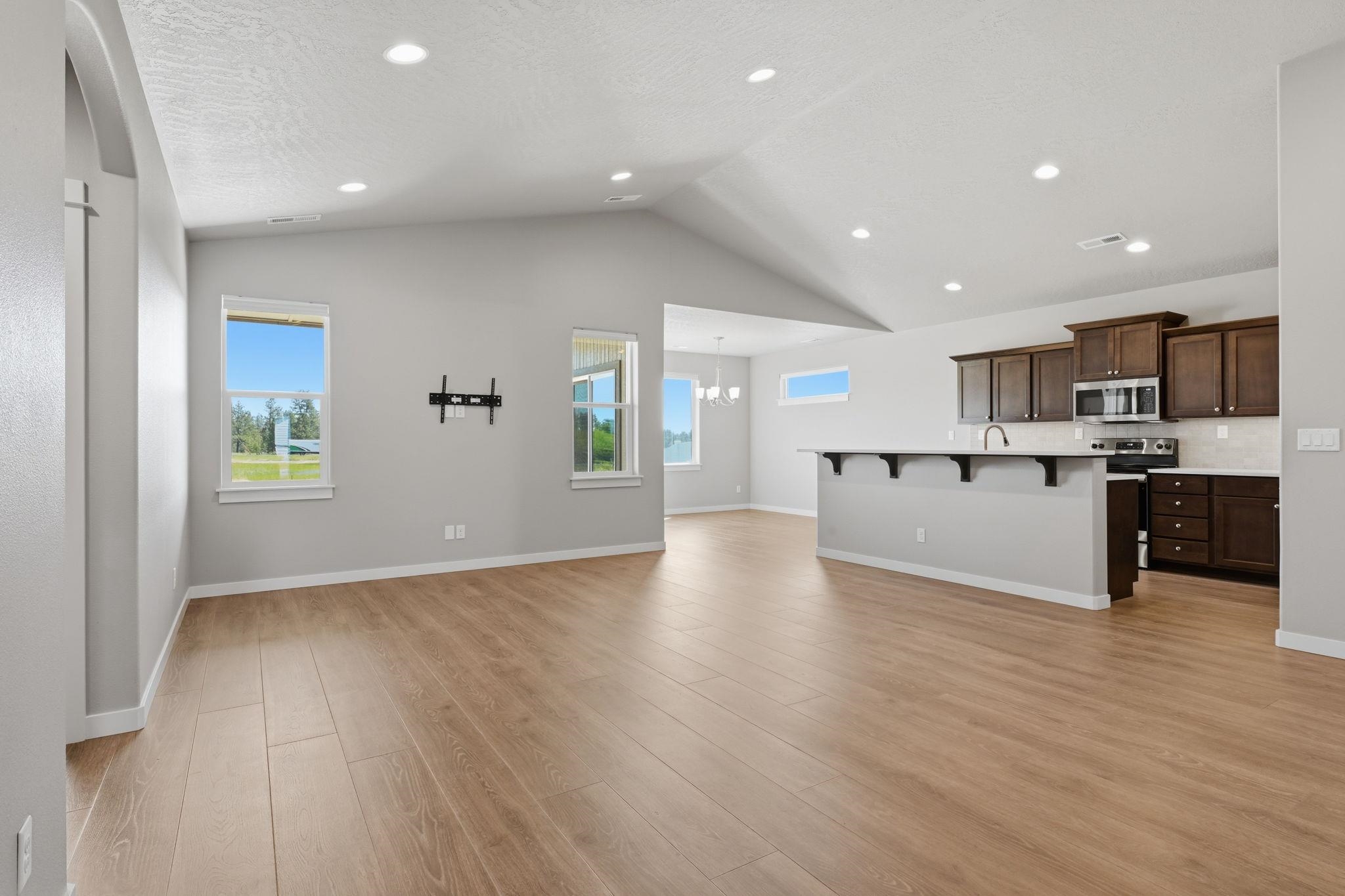 5509 South Zabo Road Spokane, WA 99224 - Photo 5 of 36