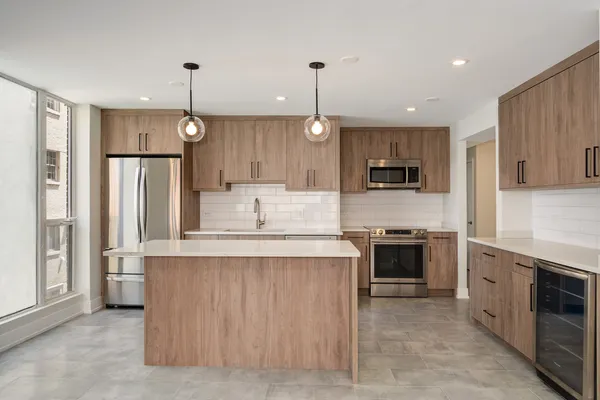 $4,250 | 227 East Walton Place, Unit 12W, Chicago, IL 60611