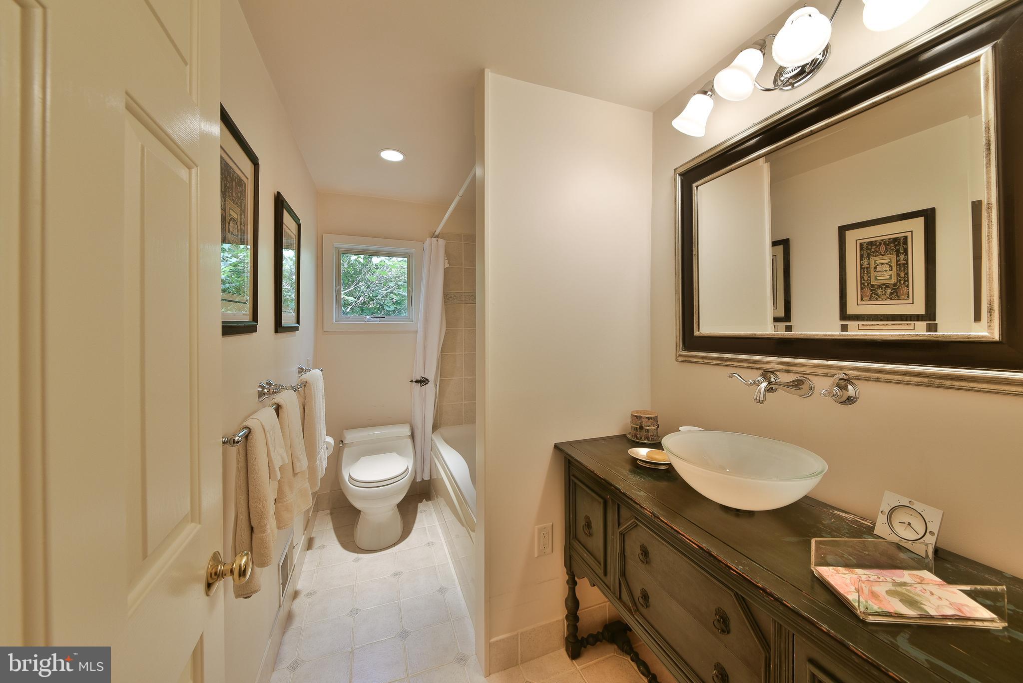 1248 Thomas Road Wayne, PA 19087 - Photo 20 of 43 whole bathroom