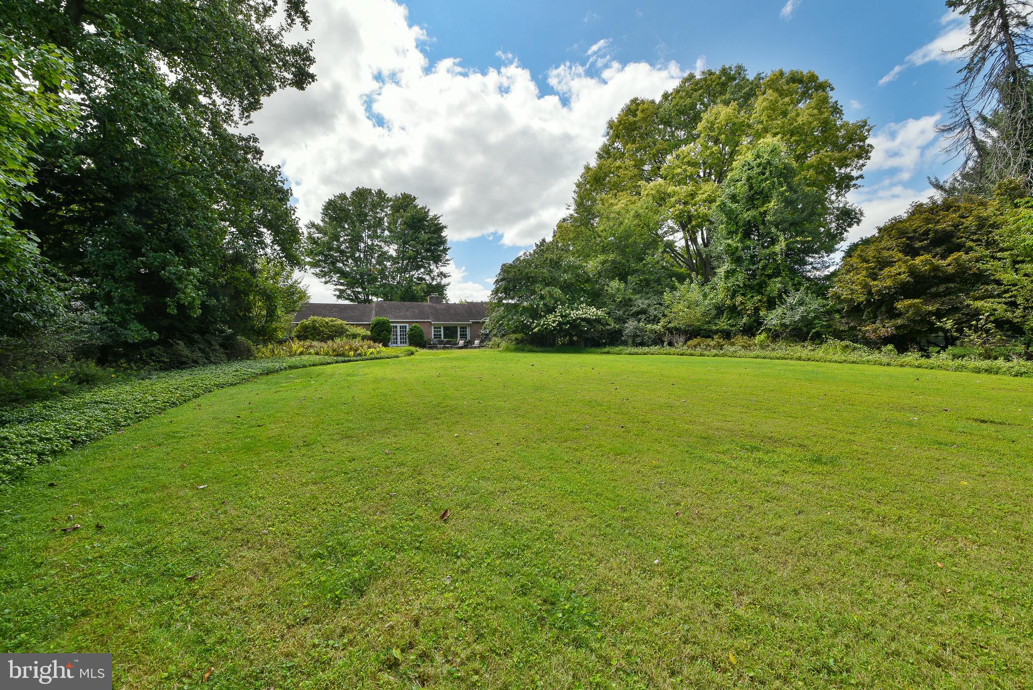 1248 Thomas Road Wayne, PA 19087 - Photo 39 of 43 back yard