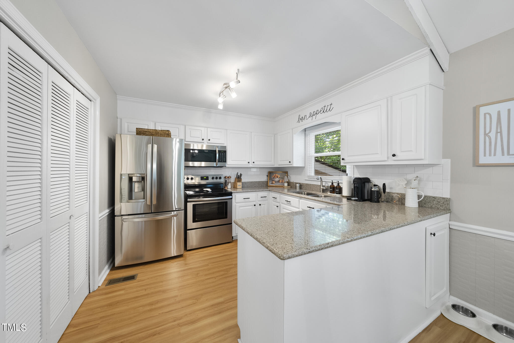 5205 Cabin Place Raleigh, NC 27609 - Photo 10 of 30 DSC08435
