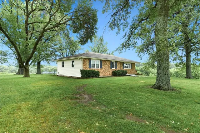 $344,900 | 17470 Springdale Road, Leavenworth, KS 66048