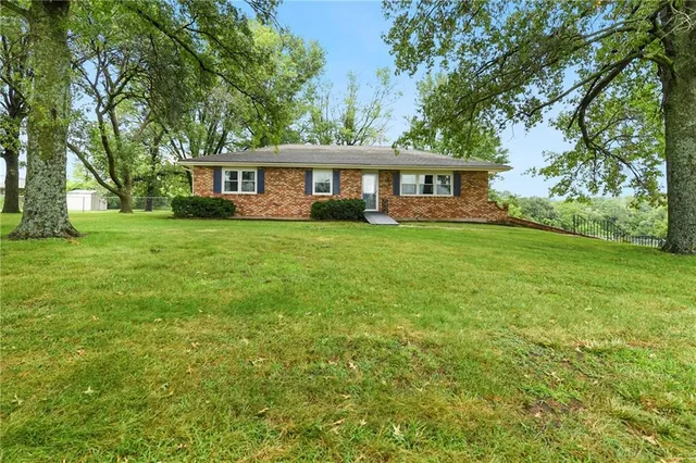 $344,900 | 17470 Springdale Road, Leavenworth, KS 66048