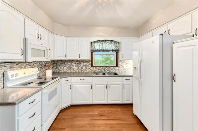 $344,900 | 17470 Springdale Road, Leavenworth, KS 66048