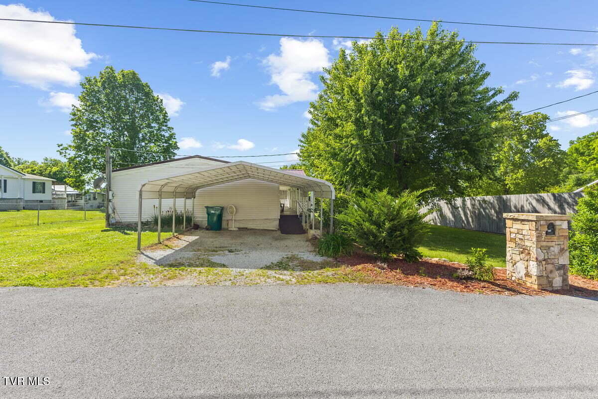 116 Edney Lane Erwin, TN 37650 - Photo 3 of 23 128A9625