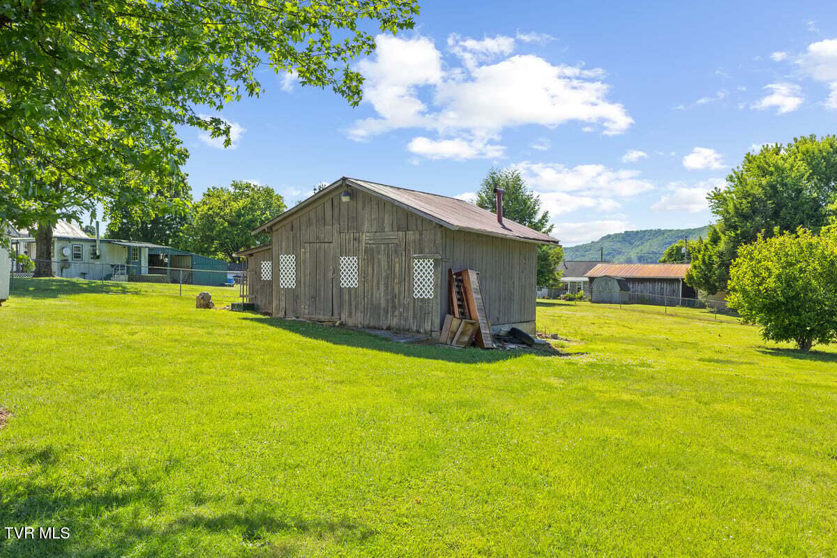116 Edney Lane Erwin, TN 37650 - Photo 5 of 23 128A9634