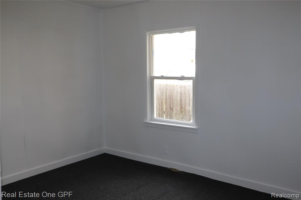 7052 Rivard Avenue Warren, MI 48091 - Photo 9 of 12