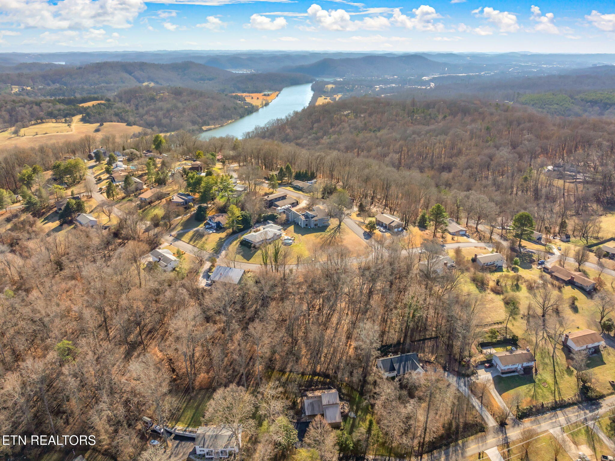 48 Orchard Knob Road Clinton, TN 37716 - Photo 11 of 29 Gallery Image 11