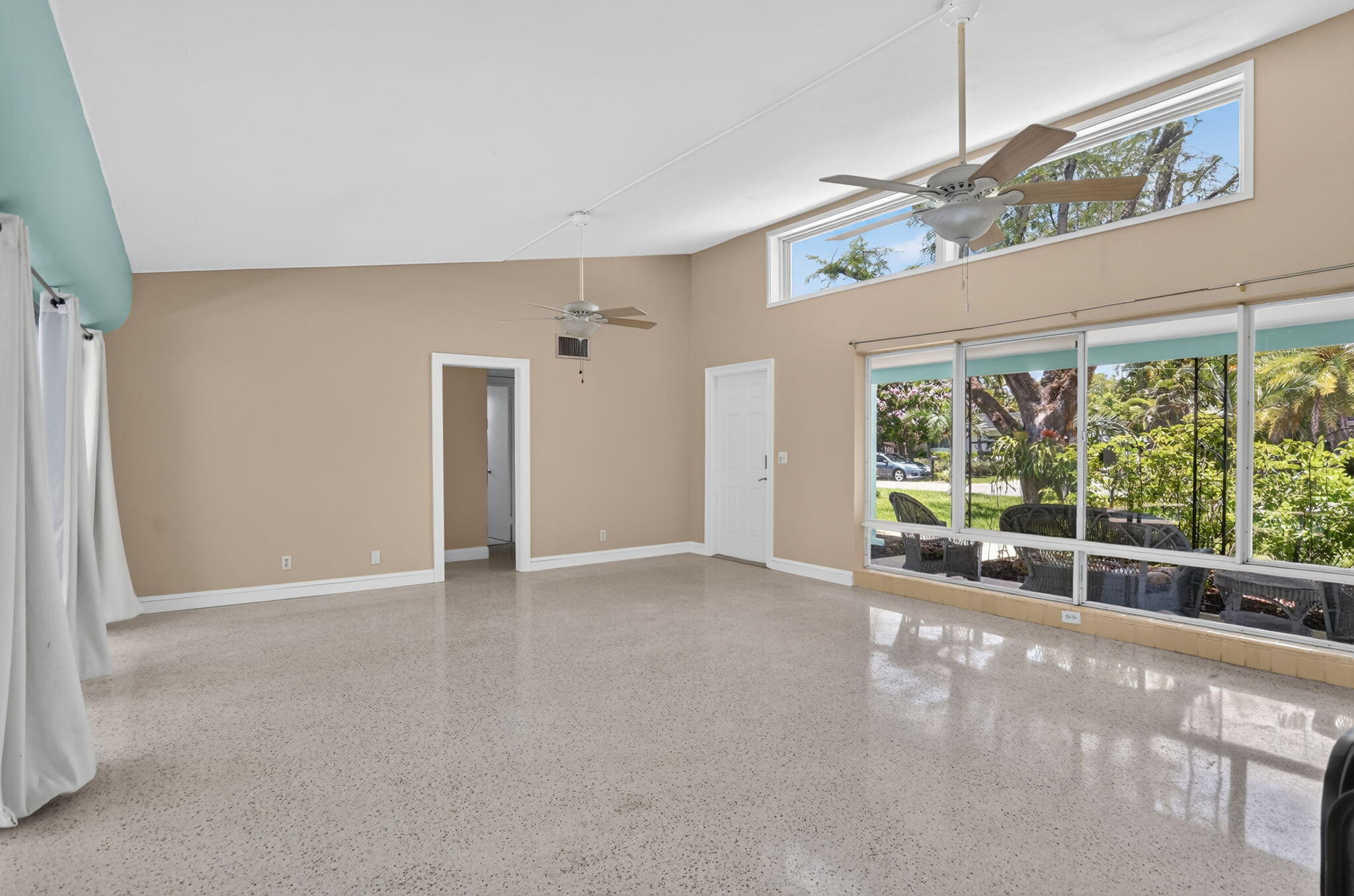 2110 Northeast 4th Avenue Boca Raton, FL 33431 - Photo 15 of 50 11-web-or-mls-DSC_8263