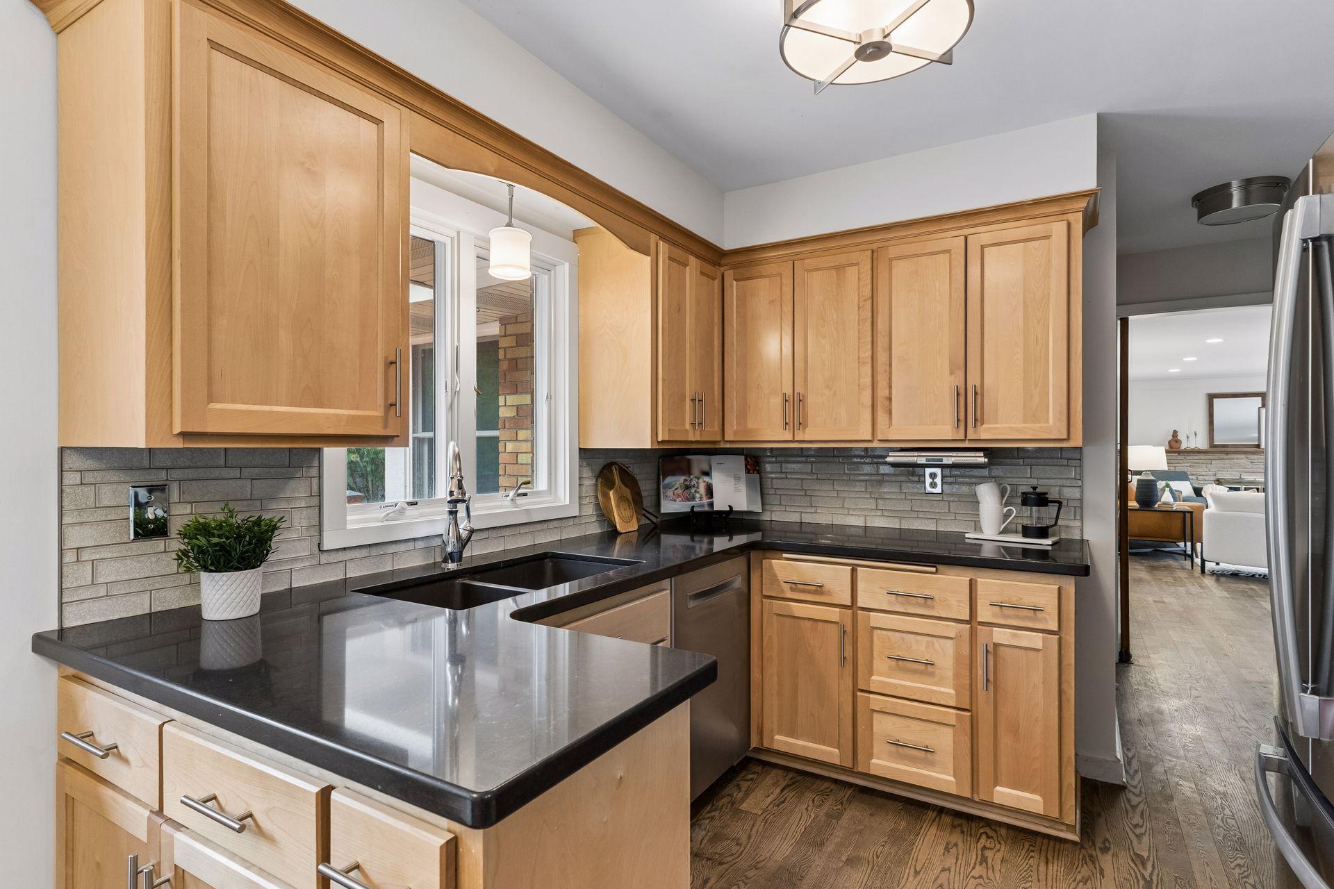 2079 Upper St Dennis Road St. Paul, MN 55116 - Photo 6 of 37 Gallery Image 6