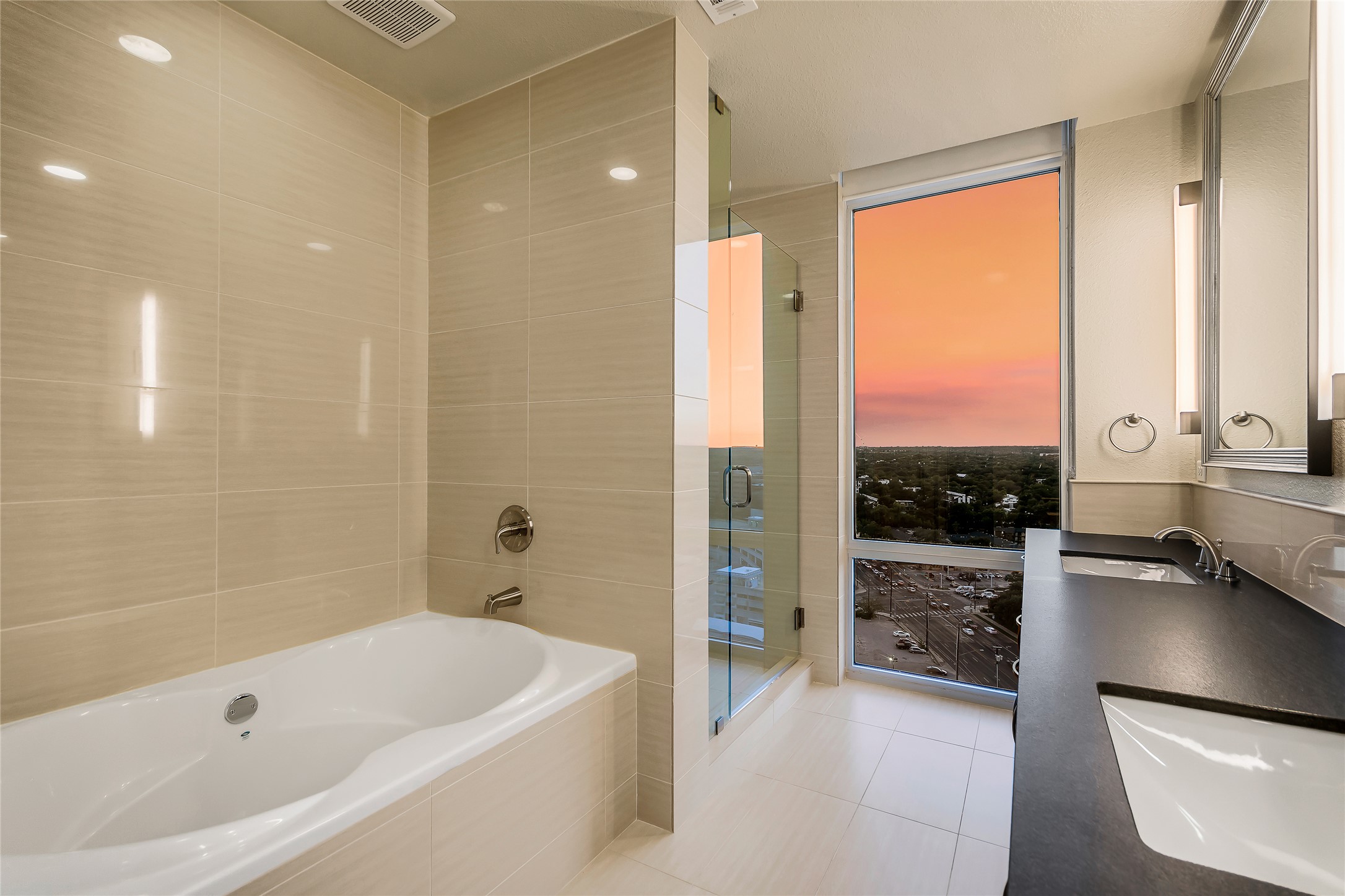 214 Barton Springs Road, Unit 1921 Austin, TX 78704 - Photo 13 of 22 Gallery Image 13
