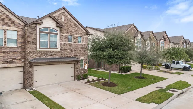 $345,000 | 1234 Willow Plains Lane, Rosenberg, TX 77471