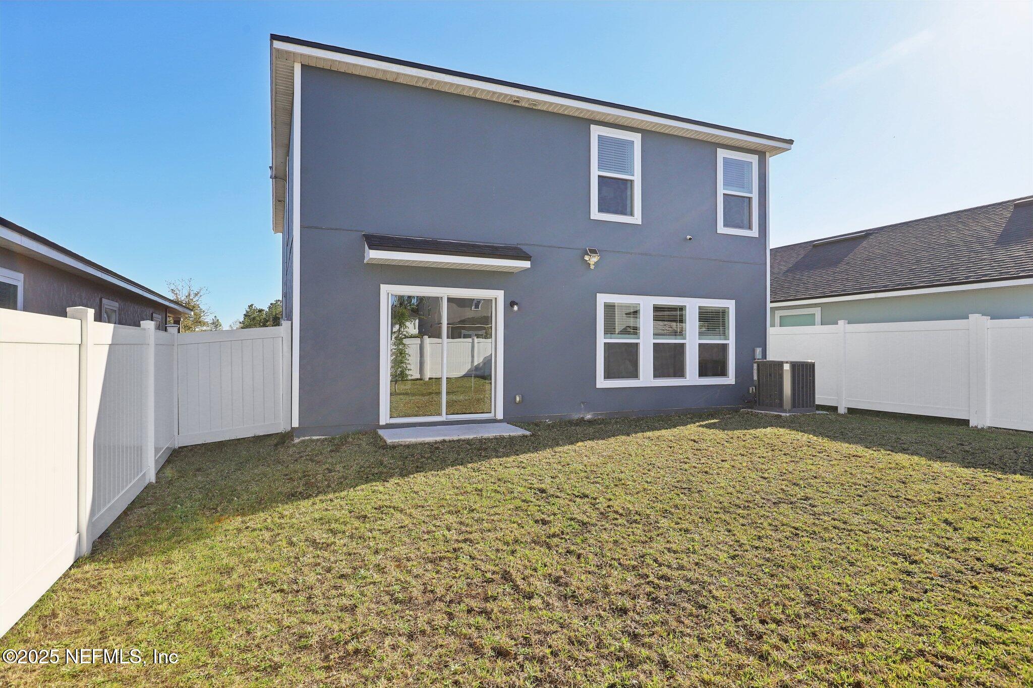 11461 Nathaniel Gorham Way Jacksonville, FL 32221 - Photo 37 of 42 a view of backyard of house
