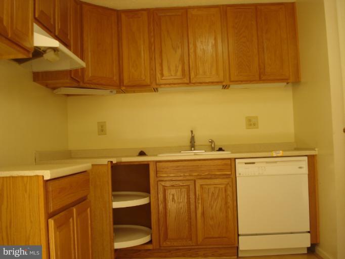 402 Heather Ridge Drive Frederick, MD 21702 - Photo 1 of 21 Kitchen