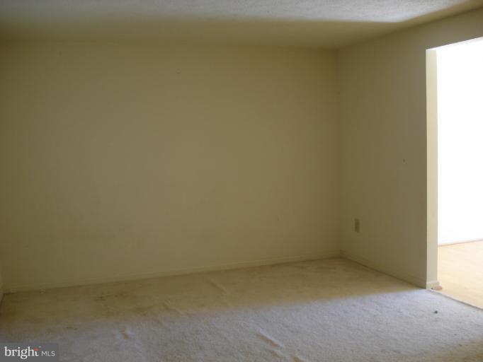 402 Heather Ridge Drive Frederick, MD 21702 - Photo 15 of 21 Living Room